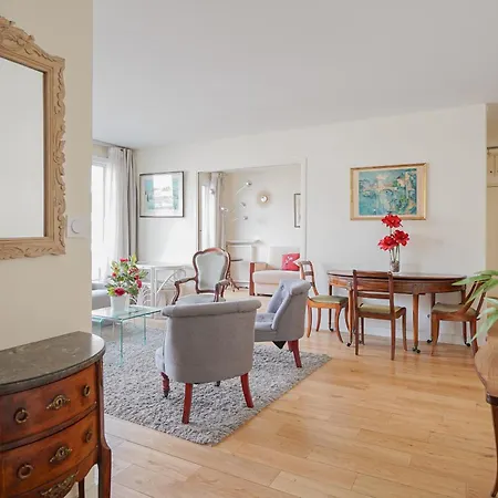 Apartment Parisian Elegance And Charm *